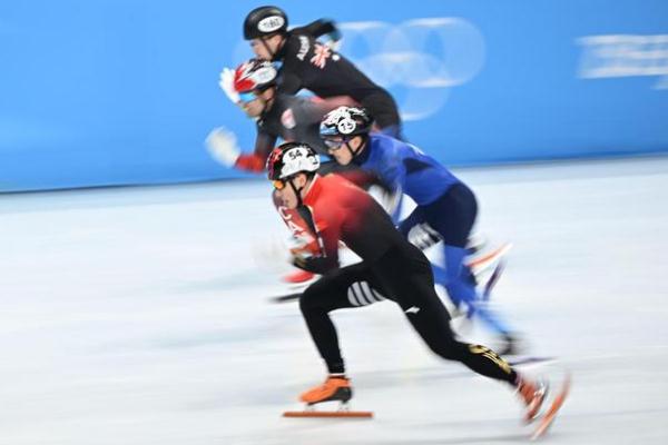 中國短道接力隊(duì)驚險(xiǎn)晉級(jí)決賽 如何看懂短道速滑 中國短道接力隊(duì)驚險(xiǎn)晉級(jí)決賽 如何看懂短道速滑