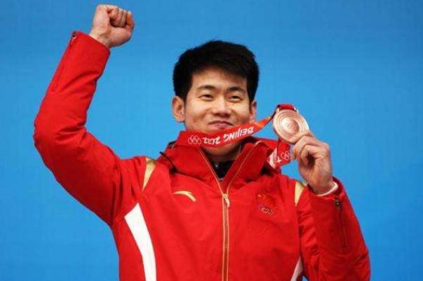 閆文港領獎時反復確認國旗是正面的 鋼架雪車最高時速多少 閆文港領獎時反復確認國旗是正面的 鋼架雪車最高時速多少