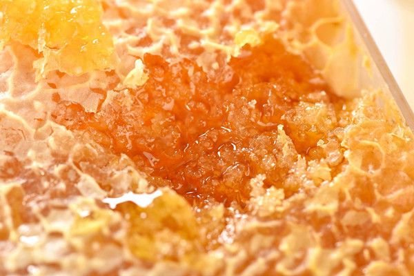 蜂膠能不能降血糖 蜂膠怎么吃比較好 蜂膠能不能降血糖 蜂膠怎么吃比較好