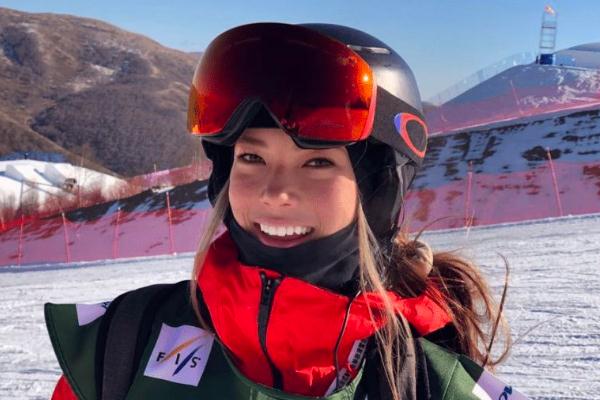 被谷愛凌歪頭wink可愛到了 谷愛凌57.28分 被谷愛凌歪頭wink可愛到了 谷愛凌57.28分