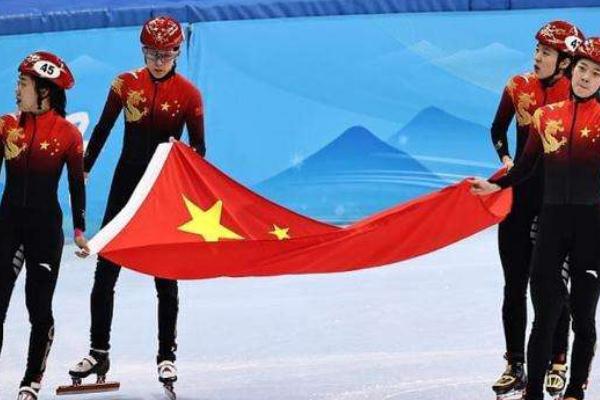 安賢洙說掌聲無關(guān)獎牌顏色 短道速滑姑娘們領(lǐng)獎 安賢洙說掌聲無關(guān)獎牌顏色 短道速滑姑娘們領(lǐng)獎