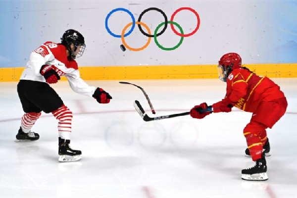 女子冰球美國芬蘭互毆 冰球可以打架是真的嗎 女子冰球美國芬蘭互毆 冰球可以打架是真的嗎