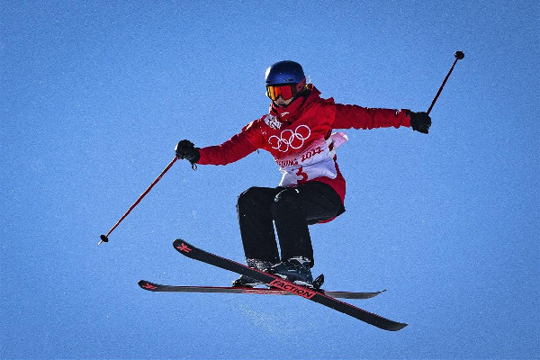 徐夢(mèng)桃奪金!中國(guó)金牌數(shù)平歷史之最 徐夢(mèng)桃名字是評(píng)書大師劉蘭芳取的 徐夢(mèng)桃奪金!中國(guó)金牌數(shù)平歷史之最 徐夢(mèng)桃名字是評(píng)書大師劉蘭芳取的