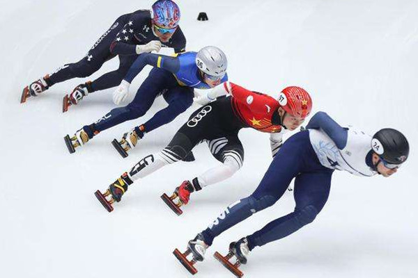 孫龍連說6個(gè)對(duì)不起:摔倒是我的錯(cuò) 短道速滑摔倒了還能繼續(xù)嗎