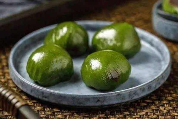 青團(tuán)要蒸多少分鐘 青團(tuán)蒸好后為什么會(huì)出現(xiàn)變色 青團(tuán)要蒸多少分鐘 青團(tuán)蒸好后為什么會(huì)出現(xiàn)變色