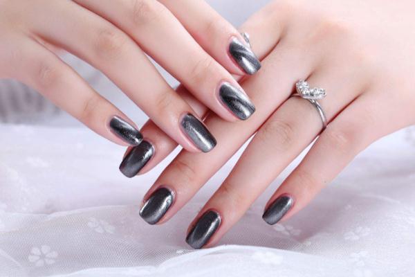 水性指甲油要涂底油嗎 水性指甲油傷害大嗎 水性指甲油要涂底油嗎 水性指甲油傷害大嗎