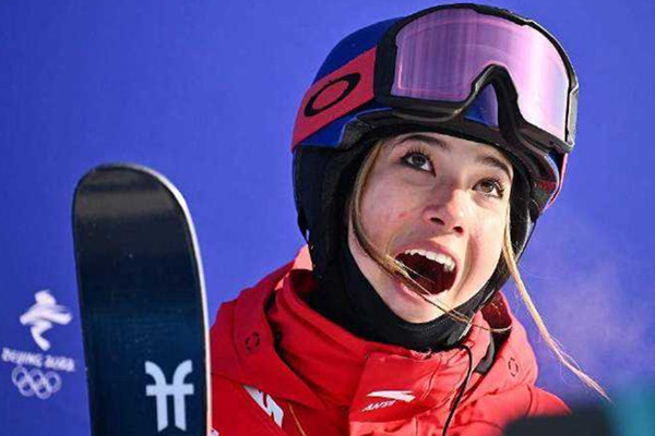 谷愛(ài)凌兩金一銀收官 谷愛(ài)凌哭著完成第三輪 谷愛(ài)凌兩金一銀收官 谷愛(ài)凌哭著完成第三輪