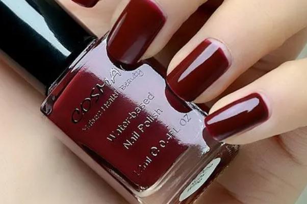 水性指甲油要涂底油嗎 水性指甲油傷害大嗎 水性指甲油要涂底油嗎 水性指甲油傷害大嗎