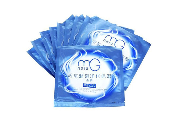補(bǔ)水面膜和美白面膜能搭配使用嗎 補(bǔ)水面膜和保濕面膜有什么區(qū)別 補(bǔ)水面膜和美白面膜能搭配使用嗎 補(bǔ)水面膜和保濕面膜有什么區(qū)別