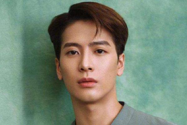 王嘉爾方就戀情傳聞報警 談戀愛要不要告訴父母 王嘉爾方就戀情傳聞報警 談戀愛要不要告訴父母