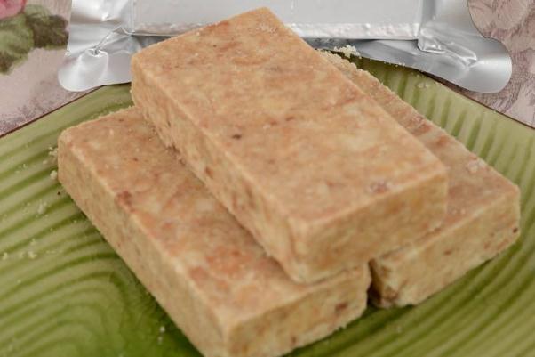 壓縮餅干是怎么做出來的 壓縮餅干是什么材料做的 壓縮餅干是怎么做出來的 壓縮餅干是什么材料做的