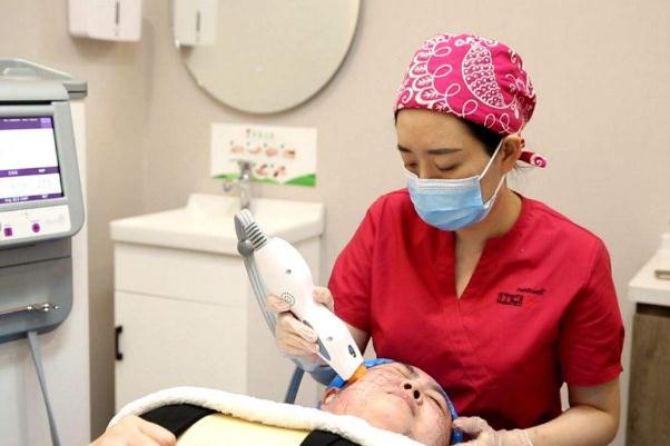 皮秒祛斑會使皮膚變薄嗎 皮秒祛斑會傷害角質(zhì)層嗎 皮秒祛斑會使皮膚變薄嗎 皮秒祛斑會傷害角質(zhì)層嗎