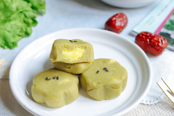 綠豆糕要不要加糯米粉 綠豆糕用黃油還是植物油好 綠豆糕要不要加糯米粉 綠豆糕用黃油還是植物油好