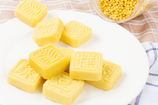 綠豆糕一天吃多少為宜 綠豆糕吃多了會怎么樣 綠豆糕一天吃多少為宜 綠豆糕吃多了會怎么樣