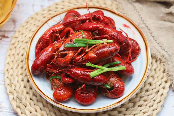 小龍蝦配什么菜比較好吃 小龍蝦有幾種口味 小龍蝦配什么菜比較好吃 小龍蝦有幾種口味