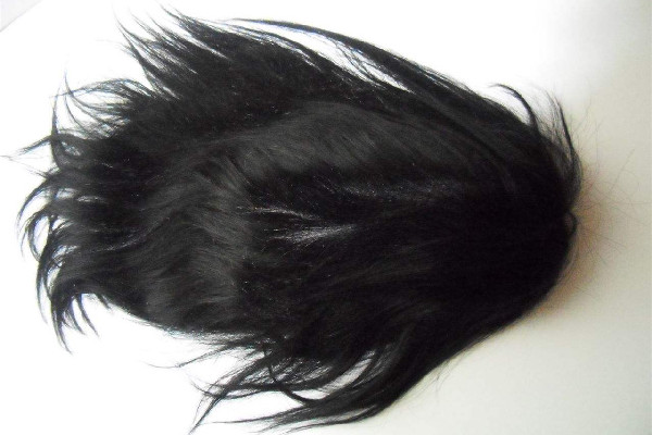 假發(fā)是什么材料做的 假發(fā)買真發(fā)好還是人造好 假發(fā)是什么材料做的 假發(fā)買真發(fā)好還是人造好