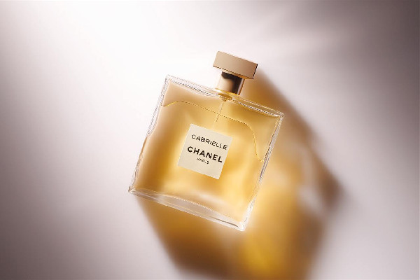 香奈兒香水放一年還能用嗎 香奈兒香水放久了味道會變嗎 香奈兒香水放一年還能用嗎 香奈兒香水放久了味道會變嗎