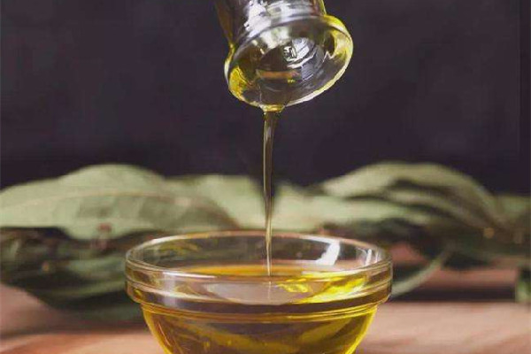 大豆油會凝固嗎 大豆油凝固的好還是不凝固的好 大豆油會凝固嗎 大豆油凝固的好還是不凝固的好