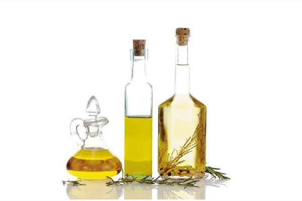 大豆油會凝固嗎 大豆油凝固的好還是不凝固的好 大豆油會凝固嗎 大豆油凝固的好還是不凝固的好