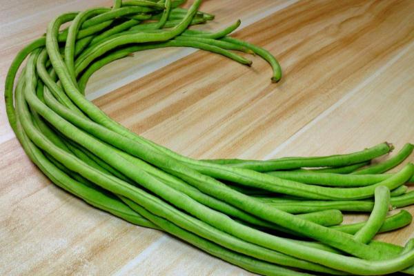 豆角有鐵銹斑點能吃嗎 豆角有點硬是沒熟嗎 豆角有鐵銹斑點能吃嗎 豆角有點硬是沒熟嗎