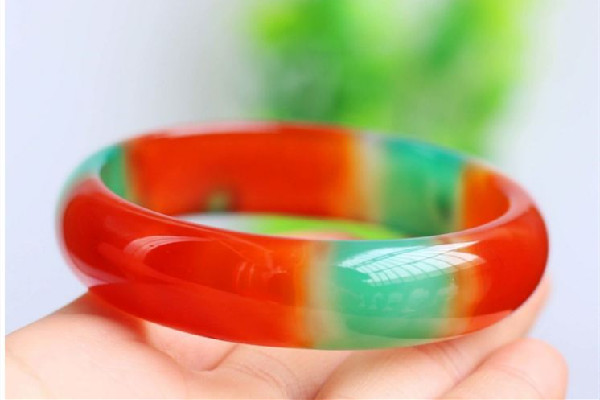 瑪瑙手鐲怎么辨別真假 瑪瑙手鐲有氣泡是怎么回事 瑪瑙手鐲怎么辨別真假 瑪瑙手鐲有氣泡是怎么回事