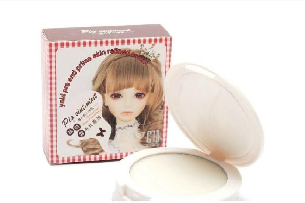 豬油膏可以隱形毛孔嗎 豬油膏要不要卸妝 豬油膏可以隱形毛孔嗎 豬油膏要不要卸妝