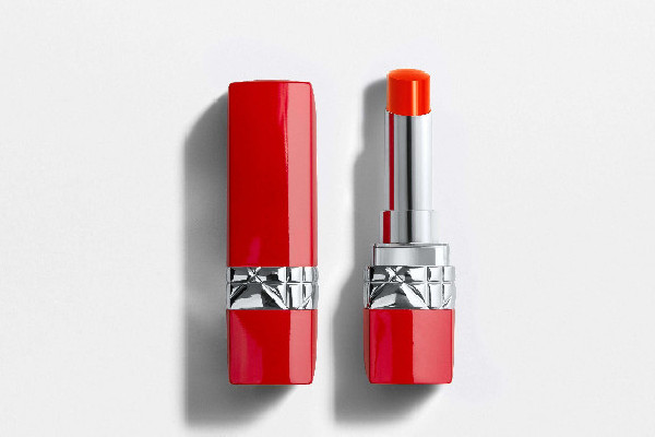 口紅用完了怎么把剩下的部分推出來 口紅怎么涂不掉色不沾杯 口紅用完了怎么把剩下的部分推出來 口紅怎么涂不掉色不沾杯