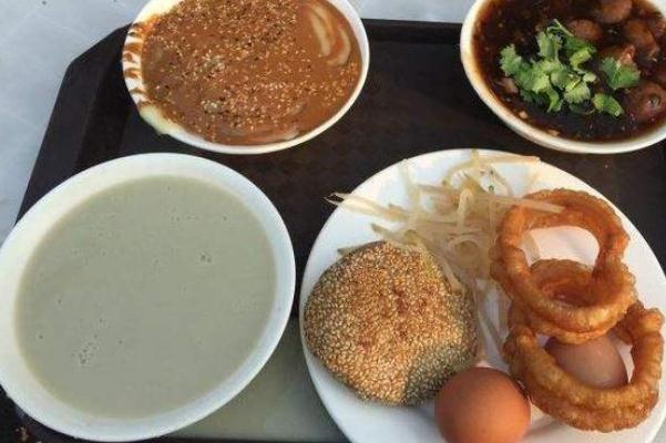 豆汁為什么是酸臭的 豆汁這么難喝為什么還有人喝 豆汁為什么是酸臭的 豆汁這么難喝為什么還有人喝