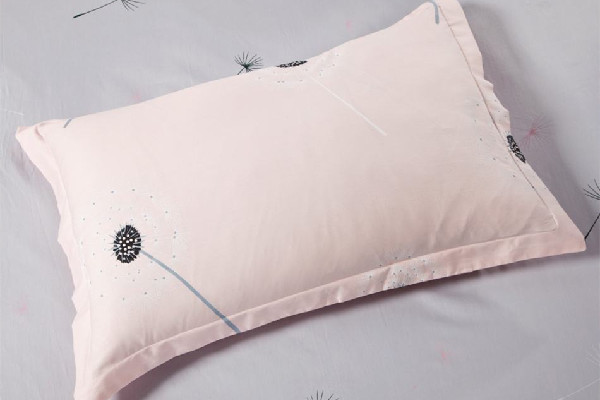 枕頭多久換一個新的 枕頭需要枕巾嗎 枕頭多久換一個新的 枕頭需要枕巾嗎