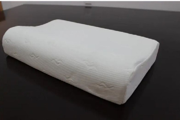 乳膠枕頭怎么辨別真假 乳膠枕頭會掉渣嗎 乳膠枕頭怎么辨別真假 乳膠枕頭會掉渣嗎