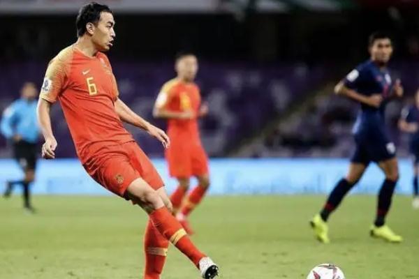 馮瀟霆:足球人不是不能接受批評 足球運動員為什么工資那么高 馮瀟霆:足球人不是不能接受批評 足球運動員為什么工資那么高