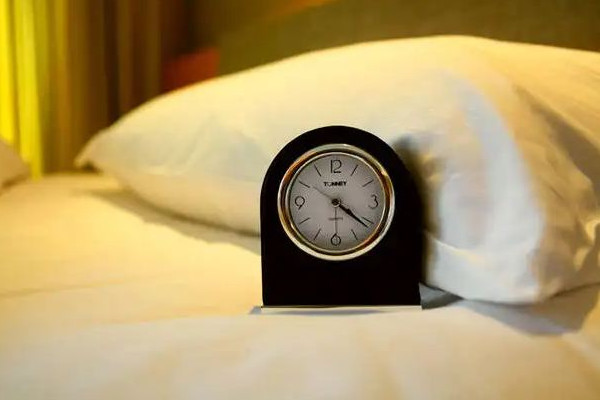 面霜和精華先用哪個(gè) 面霜用在哪個(gè)步驟 面霜和精華先用哪個(gè) 面霜用在哪個(gè)步驟