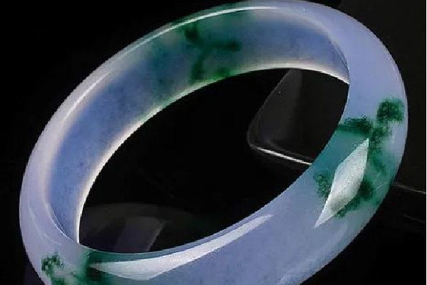 翡翠手鐲的種類分為哪幾種 翡翠手鐲買貴妃好還是正圈好 翡翠手鐲的種類分為哪幾種 翡翠手鐲買貴妃好還是正圈好