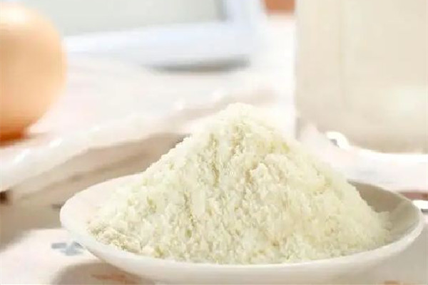 奶粉和牛奶哪個(gè)更好更有營養(yǎng) 奶粉的主要成分有哪些 奶粉和牛奶哪個(gè)更好更有營養(yǎng) 奶粉的主要成分有哪些