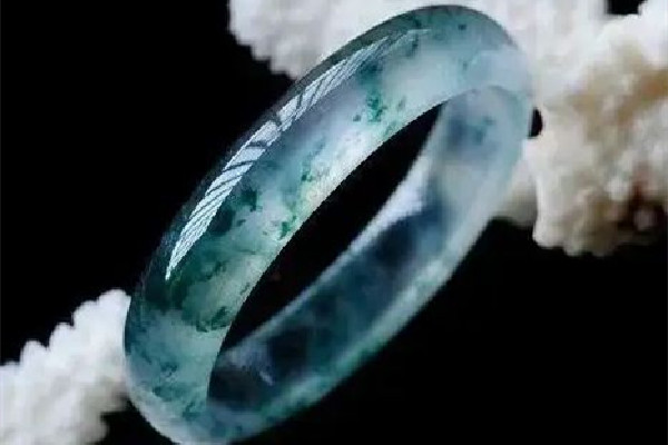 翡翠手鐲怎么選才是最好的 翡翠手鐲怎么看品質(zhì) 翡翠手鐲怎么選才是最好的 翡翠手鐲怎么看品質(zhì)