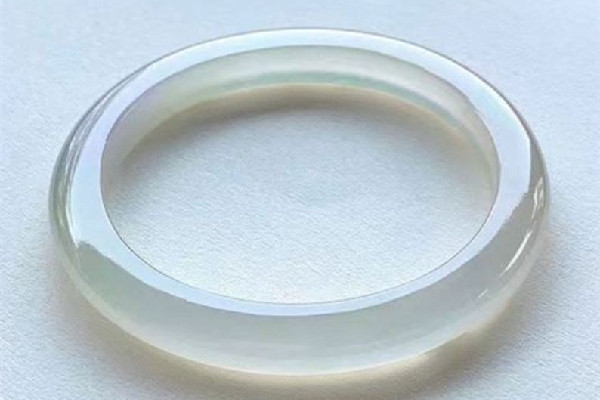 翡翠手鐲棉絮多怎么養(yǎng)才能透 翡翠手鐲棉絮多是不是不好 翡翠手鐲棉絮多怎么養(yǎng)才能透 翡翠手鐲棉絮多是不是不好