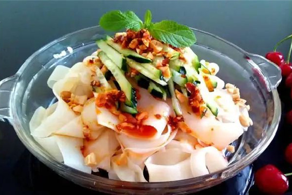 涼皮為什么蒸出來是碎的 涼皮蒸幾分鐘 涼皮為什么蒸出來是碎的 涼皮蒸幾分鐘