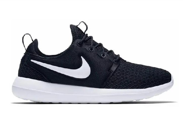 耐克鞋子是不是偏小一碼 耐克鞋子尺碼標準嗎 耐克鞋子是不是偏小一碼 耐克鞋子尺碼標準嗎