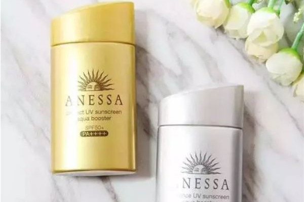 防曬霜買什么樣的好 防曬霜買物理防曬還是化學(xué)防曬好 防曬霜買什么樣的好 防曬霜買物理防曬還是化學(xué)防曬好