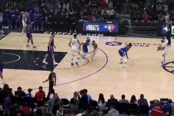 央視時隔2年再次復(fù)播NBA NBA的球隊都是美國的嗎 央視時隔2年再次復(fù)播NBA NBA的球隊都是美國的嗎