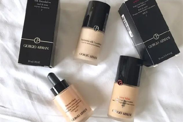 阿瑪尼粉底液有防曬效果嗎 阿瑪尼粉底液用什么上妝 阿瑪尼粉底液有防曬效果嗎 阿瑪尼粉底液用什么上妝