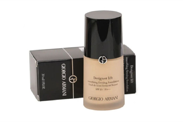 阿瑪尼粉底液有防曬效果嗎 阿瑪尼粉底液用什么上妝 阿瑪尼粉底液有防曬效果嗎 阿瑪尼粉底液用什么上妝