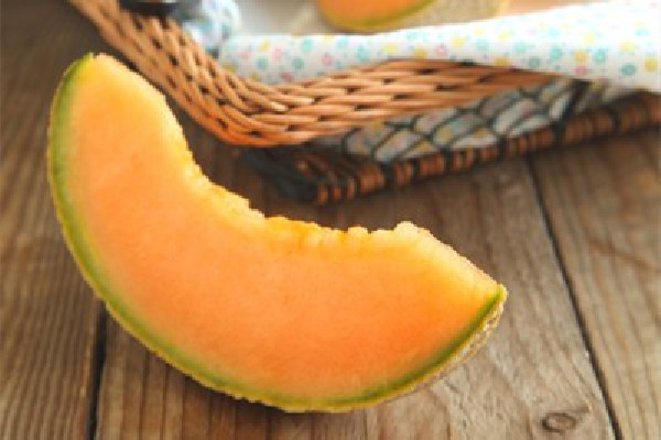 哈密瓜和菠蘿哪個(gè)有營養(yǎng) 哈密瓜和菠蘿一起吃會怎么樣 哈密瓜和菠蘿哪個(gè)有營養(yǎng) 哈密瓜和菠蘿一起吃會怎么樣