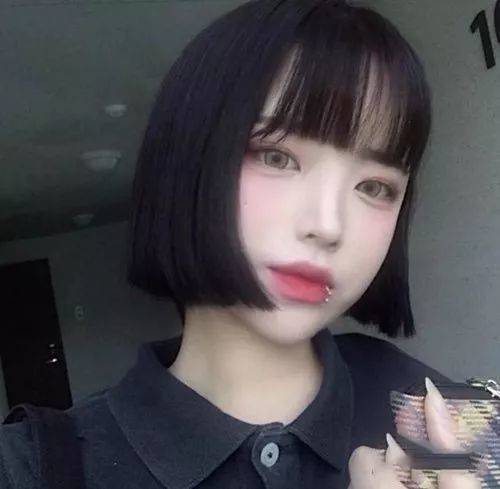 2022女生短發(fā)齊耳造型推薦 2022女生短發(fā)齊耳造型推薦