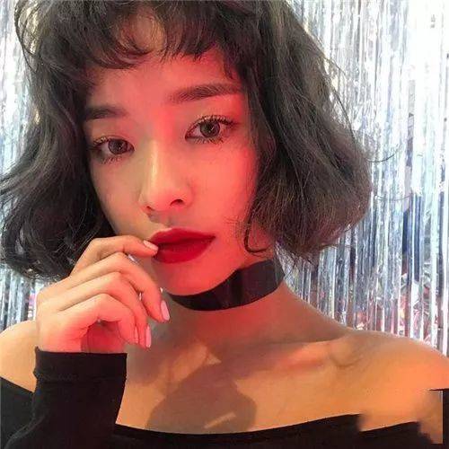 2022女生短發(fā)齊耳造型推薦 2022女生短發(fā)齊耳造型推薦