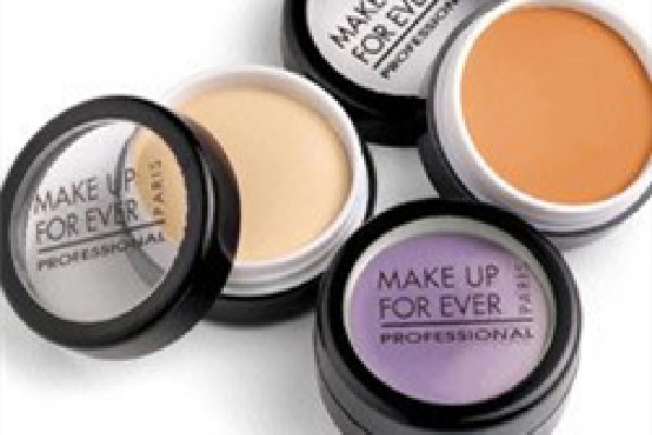 遮瑕膏和隔離霜誰先用 遮瑕膏和粉底液一樣嗎 遮瑕膏和隔離霜誰先用 遮瑕膏和粉底液一樣嗎