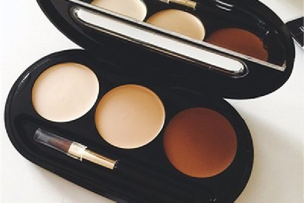 遮瑕膏有幾種顏色 遮瑕膏不同顏色的用法 遮瑕膏有幾種顏色 遮瑕膏不同顏色的用法