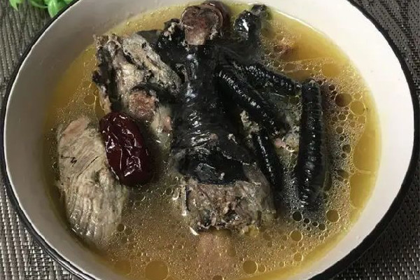 烏雞可以紅燒著吃嗎 烏雞和土雞哪個更補(bǔ)氣血 烏雞可以紅燒著吃嗎 烏雞和土雞哪個更補(bǔ)氣血