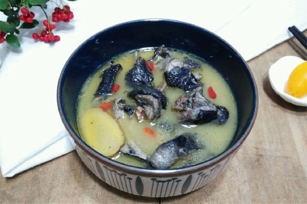 烏雞合適孕婦吃嗎 烏雞孕婦怎么吃最好 烏雞合適孕婦吃嗎 烏雞孕婦怎么吃最好