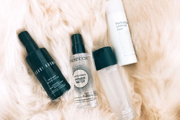 定妝噴霧的正確使用方法 定妝噴霧用前要搖一搖嗎 定妝噴霧的正確使用方法 定妝噴霧用前要搖一搖嗎